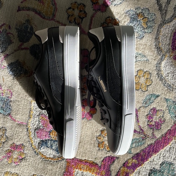 Pumas - Picture 5 of 7